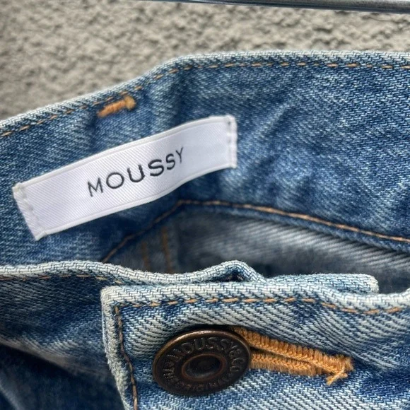 Moussy Bowie Tapered Jeans in Blue - Picture 10 of 16
